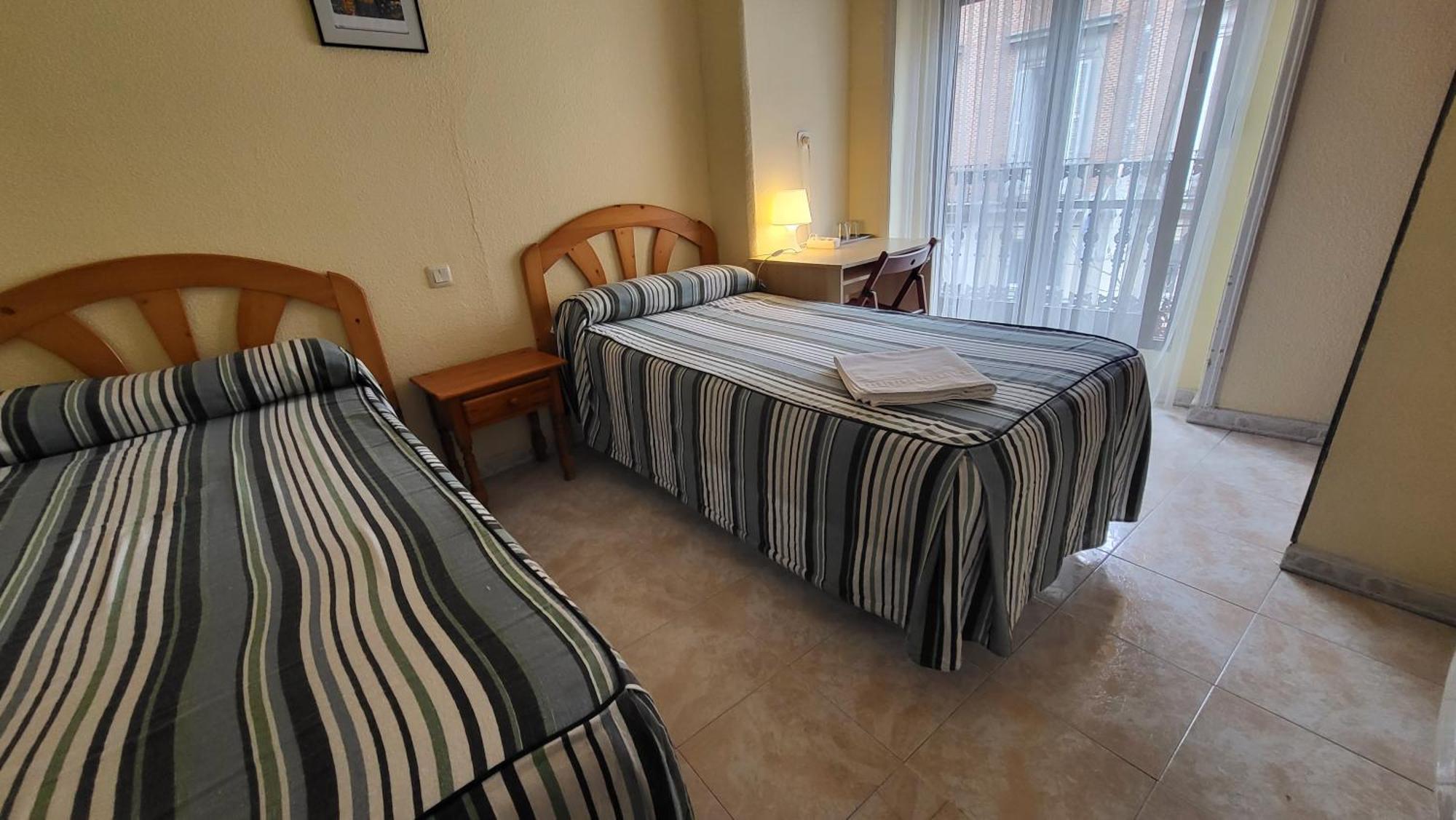 Hostal Pacios Мадрид Экстерьер фото