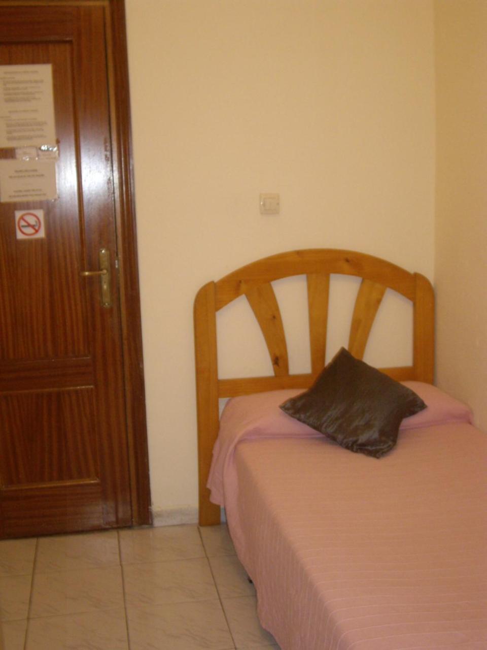 Hostal Pacios Мадрид Экстерьер фото